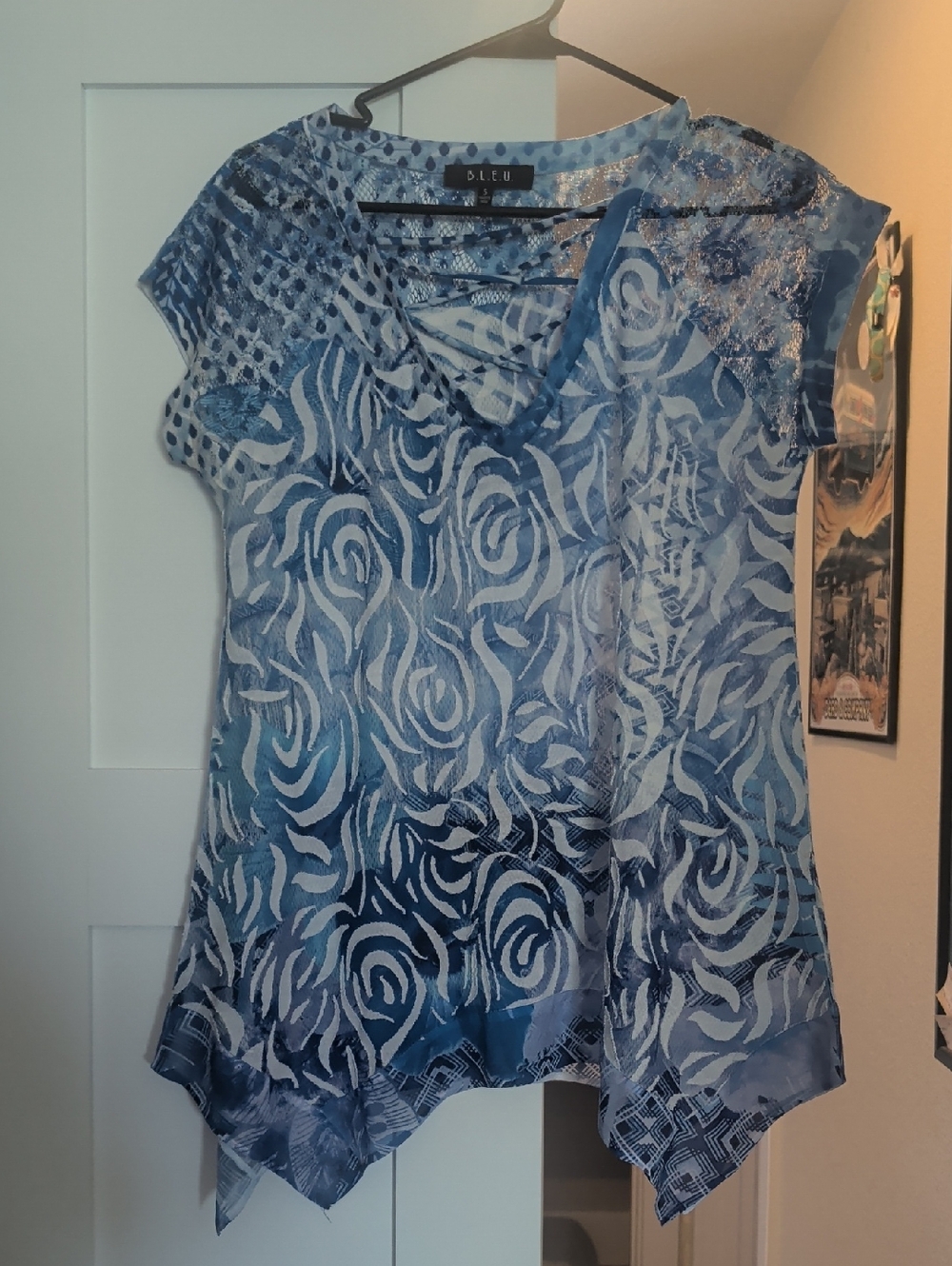 Bleu Patterned Blue V-Neck Women's Top